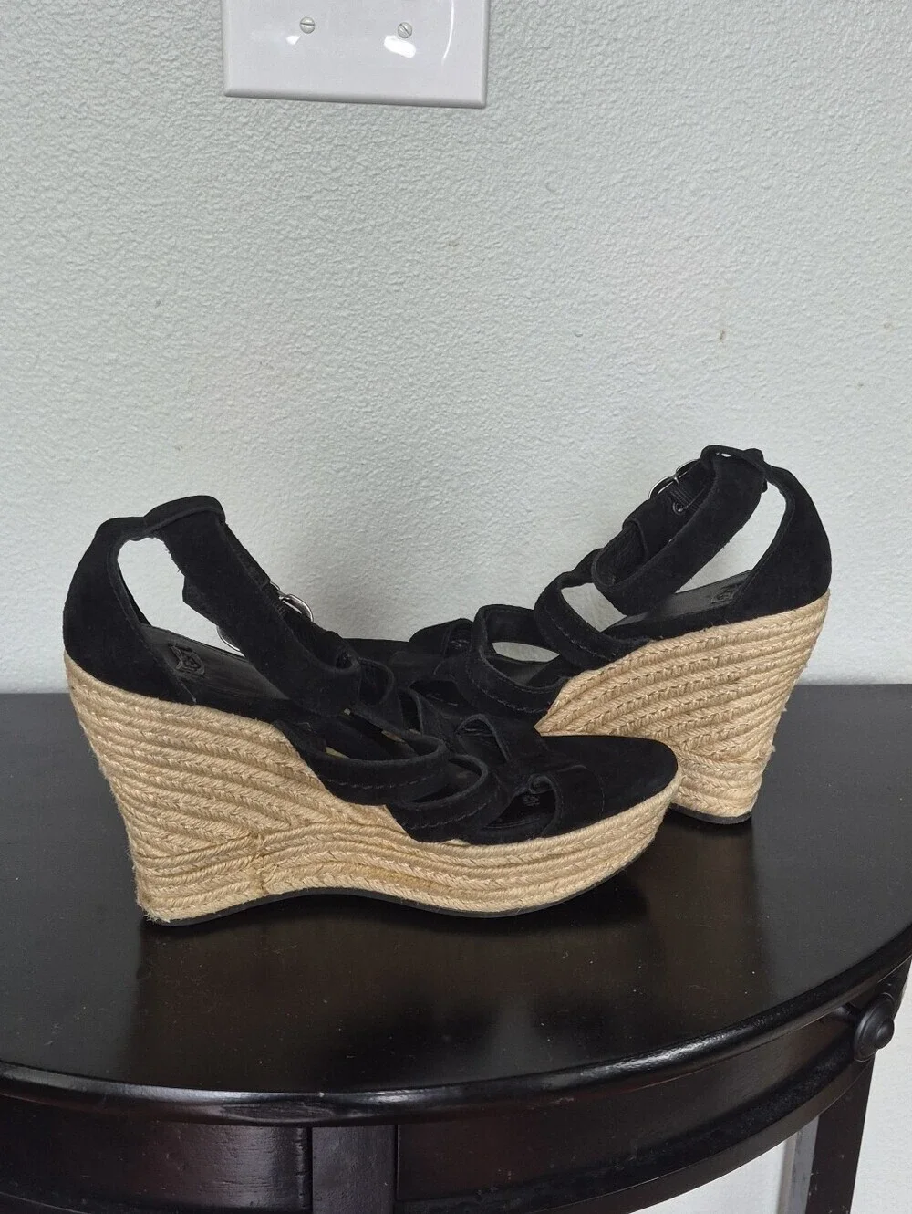 UGG Lauri wedges sandals black suede espadrille platform wedge Size.8 5
